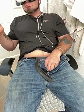 Snapshot of 2addictivelyhorny chatting on April 4, 2026, 6:05 pm 2addictivelyhorny online show from April 4, 2026, 6:05 pm