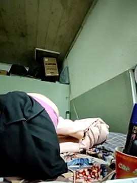 LianLaz online show from March 8, 2026, 12:42 pm