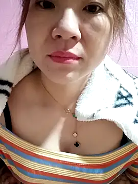 Lily-ross22 online show from November 28, 2025, 11:51 pm