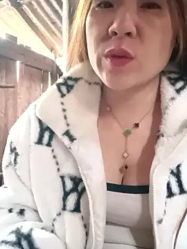 Lily-ross22 online show from January 12, 2026, 5:01 am