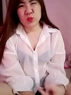 Snapshot of Lily-ross22 chatting on April 22, 2026, 5:58 pm Lily-ross22 online show from April 22, 2026, 5:58 pm