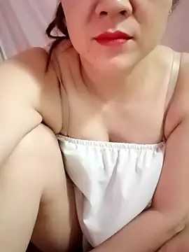 Snapshot of Lily-ross22 chatting on May 13, 2026, 5:54 pm Lily-ross22 online show from May 13, 2026, 5:54 pm