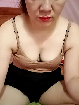 Snapshot of Lily-ross22 chatting on May 30, 2026, 3:58 am Lily-ross22 online show from May 30, 2026, 3:58 am