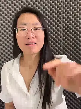 Snapshot of TU-37 chatting on November 28, 2025, 8:06 am TU-37 online show from November 28, 2025, 8:06 am