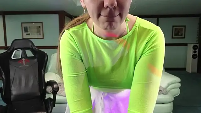 Snapshot of KiraRustle chatting on January 19, 2026, 2:59 am KiraRustle online show from January 19, 2026, 2:59 am