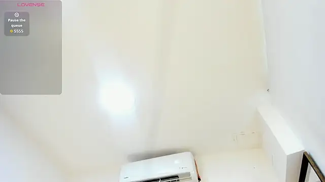 IsisBrown  online show from December 13, 2025, 9:09 pm