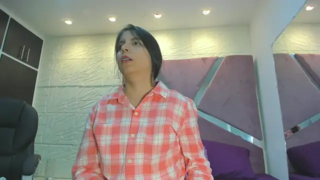 Snapshot of sol-angel chatting on April 25, 2026, 4:15 pm sol-angel online show from April 25, 2026, 4:15 pm