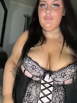 CurvyAyla online show from December 4, 2025, 10:29 pm