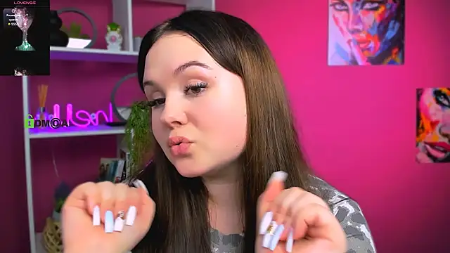 candy flossie1 online show from April 16, 2026, 1:23 pm