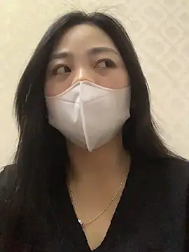 lana-kan online show from March 28, 2026, 1:43 pm