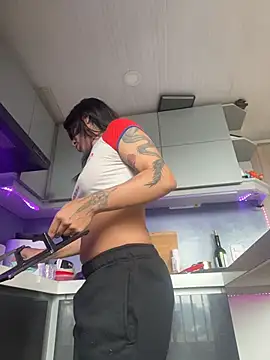 Snapshot of SaraAndrade_ chatting on February 12, 2026, 9:54 pm SaraAndrade online show from February 12, 2026, 9:54 pm