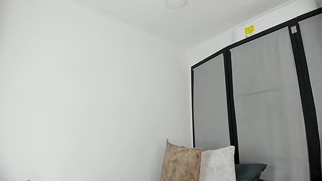 niicole steele  online show from March 19, 2026, 9:08 pm