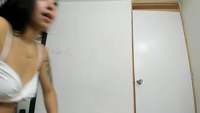 angel pink7 online show from December 16, 2025, 7:19 pm