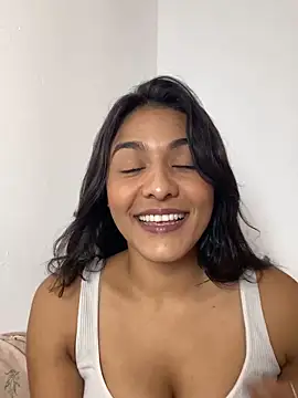 Snapshot of Laurapocahontas chatting on November 25, 2025, 7:03 pm Laurapocahontas online show from November 25, 2025, 7:03 pm