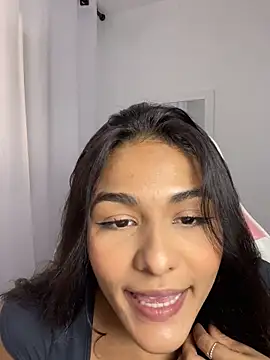 Laurapocahontas online show from December 1, 2025, 7:30 pm