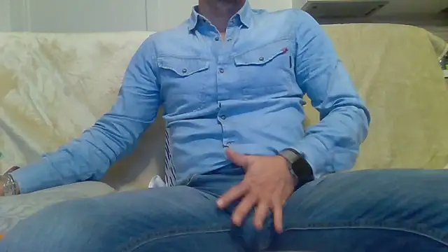 Eroshotlicker online show from March 31, 2026, 7:36 pm