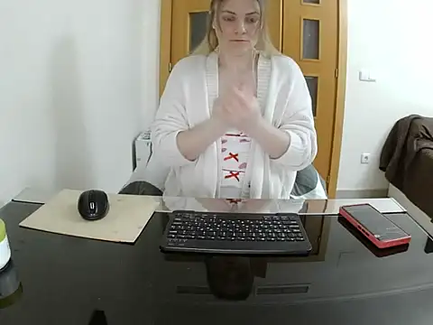 Adelyxveex online show from November 30, 2025, 10:58 pm