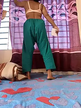 Snapshot of Jhunaki_789 chatting on April 8, 2026, 4:12 am Jhunaki 789 online show from April 8, 2026, 4:12 am