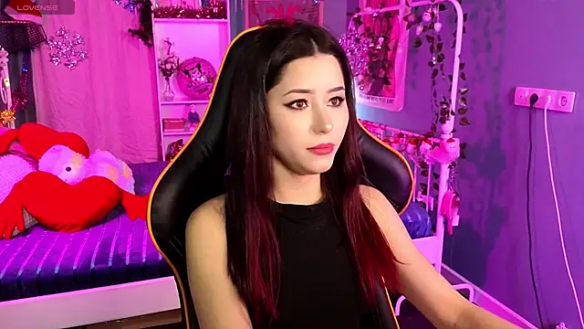 Snapshot of RedMidnight chatting on December 21, 2025, 9:00 pm RedMidnight online show from December 21, 2025, 9:00 pm