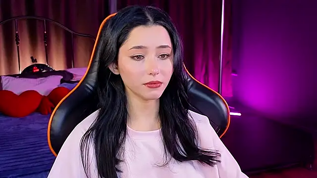 Snapshot of RedMidnight chatting on February 15, 2026, 9:00 pm RedMidnight online show from February 15, 2026, 9:00 pm