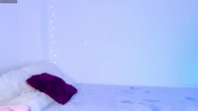 Naughtybunnyy  online show from April 17, 2026, 12:24 am