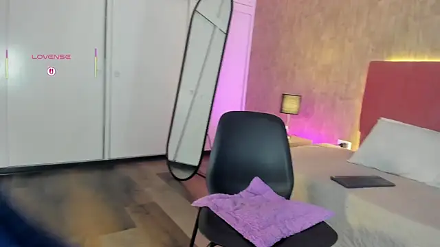 Snapshot of lilith_3r chatting on November 25, 2025, 11:54 am lilith 3r online show from November 25, 2025, 11:54 am