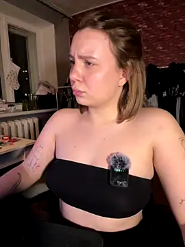 Snapshot of Annahylio chatting on November 30, 2025, 6:23 pm Annahylio online show from November 30, 2025, 6:23 pm