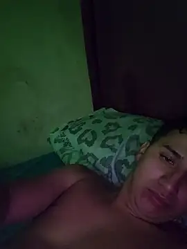 Snapshot of Alvarezz0202 chatting on April 7, 2026, 8:20 pm Alvarezz0202 online show from April 7, 2026, 8:20 pm