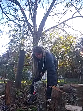 Snapshot of Horny_hippie chatting on December 3, 2024, 8:39 pm Horny hippie online show from December 3, 2024, 8:39 pm