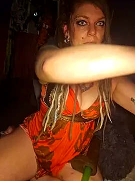 Snapshot of Horny_hippie chatting on December 6, 2024, 3:30 am Horny hippie online show from December 6, 2024, 3:30 am