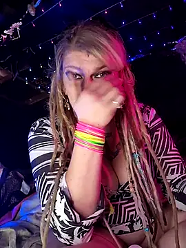 Snapshot of Horny_hippie chatting on October 28, 2025, 10:34 pm Horny hippie online show from October 28, 2025, 10:34 pm