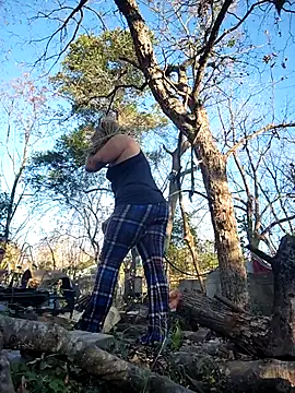 Snapshot of Horny_hippie chatting on November 27, 2025, 8:33 pm Horny hippie online show from November 27, 2025, 8:33 pm