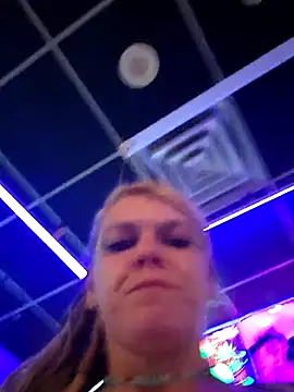 Snapshot of Horny_hippie chatting on December 19, 2025, 10:22 am Horny hippie online show from December 19, 2025, 10:22 am