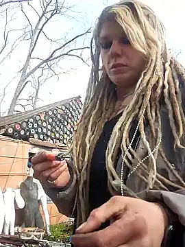 Snapshot of Horny_hippie chatting on February 8, 2026, 5:16 pm Horny hippie online show from February 8, 2026, 5:16 pm