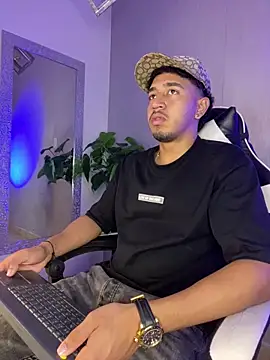 Snapshot of Brand_Collins chatting on March 26, 2026, 12:00 pm Brand Collins online show from March 26, 2026, 12:00 pm