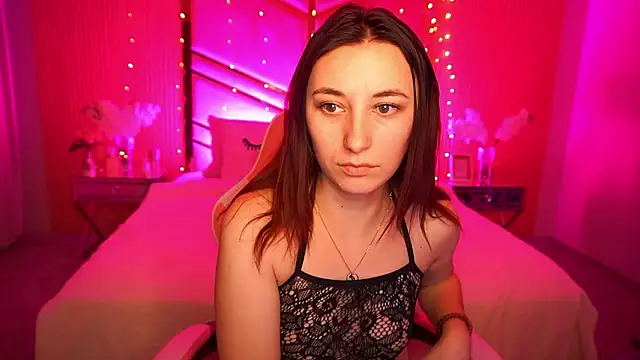 Snapshot of RoxieRay chatting on January 19, 2026, 4:11 pm RoxieRay online show from January 19, 2026, 4:11 pm