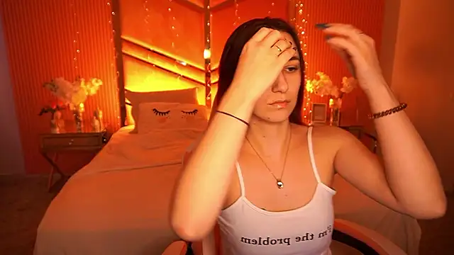 Snapshot of RoxieRay chatting on February 1, 2026, 12:26 pm RoxieRay online show from February 1, 2026, 12:26 pm