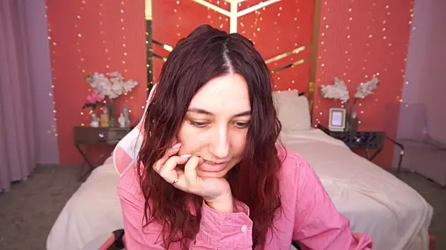 Snapshot of RoxieRay chatting on February 22, 2026, 3:21 pm RoxieRay online show from February 22, 2026, 3:21 pm