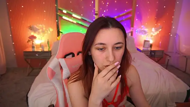 Snapshot of RoxieRay chatting on March 2, 2026, 7:21 pm RoxieRay online show from March 2, 2026, 7:21 pm