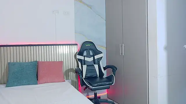 Liaa walker online show from November 27, 2025, 12:07 pm