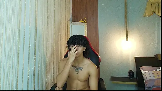 Snapshot of kim_curlyy chatting on March 18, 2026, 1:25 pm kim curlyy online show from March 18, 2026, 1:25 pm