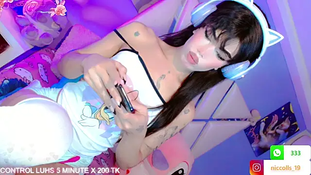 Snapshot of Adara_Princess_ chatting on November 26, 2025, 10:49 am Adara Princess online show from November 26, 2025, 10:49 am