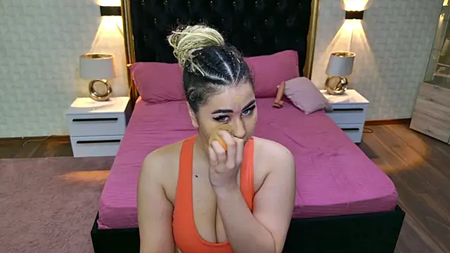 MegaBoobsDeee online show from December 4, 2025, 4:44 am