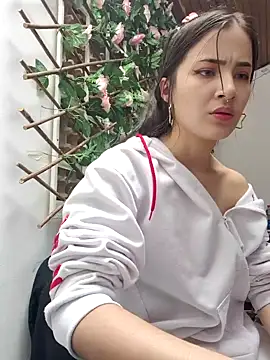 celeste moretti2 online show from November 27, 2025, 1:57 pm