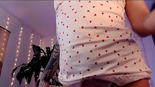 Snapshot of justmartina_ chatting on February 23, 2026, 12:13 pm justmartina online show from February 23, 2026, 12:13 pm