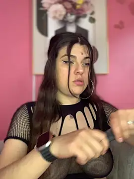 Snapshot of Scarletts_Boobs chatting on November 28, 2025, 8:11 pm Scarletts Boobs online show from November 28, 2025, 8:11 pm