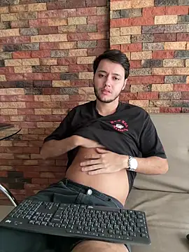 Snapshot of RicoValen chatting on February 26, 2026, 10:09 pm RicoValen online show from February 26, 2026, 10:09 pm