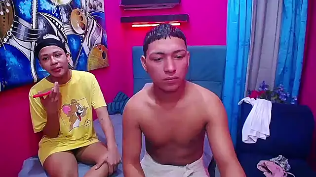 twinks fuck online show from January 8, 2026, 7:05 pm