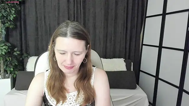 KathrineMeyer online show from December 19, 2025, 2:29 am