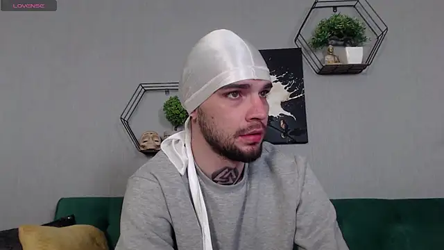 KaneHunter online show from April 10, 2026, 5:06 pm